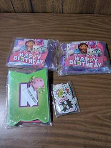 lot 35 image: Gabbys Dollhouse Birthday Party Decorations Set