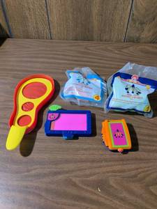 lot 51 image: 1994 McDonalds Happy Meal Space Toys Set