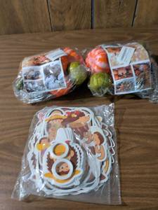 lot 57 image: Fall Decorative Bundle with Hedgehog Stickers