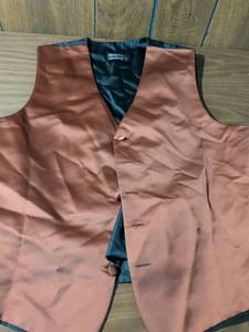 lot 59 image: Brandon Michael XL Black & Brown Vest