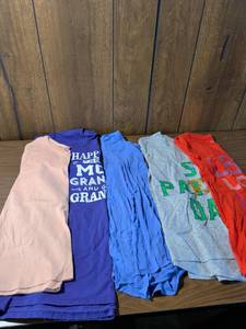 lot 79 image: Happiness is Being a Mom T-Shirt Bundle