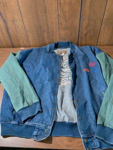 lot 86 image: 90s Cross Colours Denim Bomber Jacket XXL