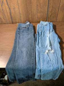 lot 90 image: Time and Tru Womens Regular Fit Jeans