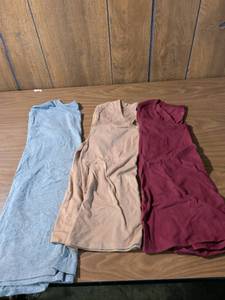 lot 97 image: Mixed Lot of 3 Basic T-Shirts - Time and Tru, No Boundaries, American Pride