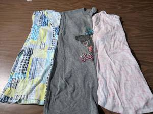 lot 105 image: Croft & Barrow Geometric Print Sleepwear Set