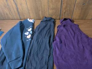 lot 123 image: Grandmas Sweethearts BES Cotton Sweatshirt