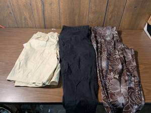 lot 134 image: Ladies Tretch Brand Dress Pants Lot
