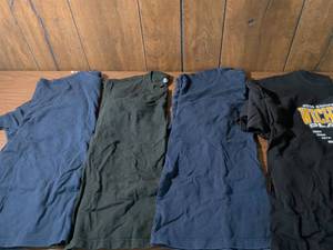 lot 171 image: Assorted T-Shirts Bundle - Bill Blass & Gear Sportswear