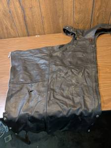 lot 181 image: Hot Leathers Black Leather Motorcycle Chaps