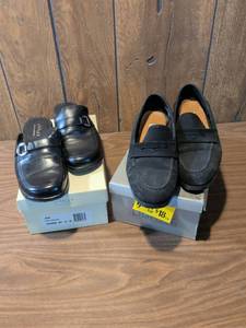 lot 186 image: Liz Claiborne High Lights Black Penny Loafers Size 10