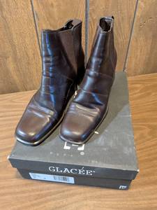lot 197 image: Glac�e Brown Leather Chelsea Ankle Boots