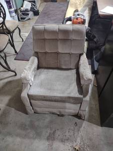 lot 2006 image: Tufted High Back Armchair with Metal Frame