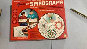 lot 2042 image: Kenners Spirograph Drawing Set