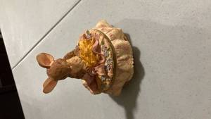 lot 2057 image: Decorative Mouse Figurine in Pink Bonnet