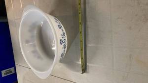lot 2093 image: Corning Corelle Old Town Blue Serving Bowl