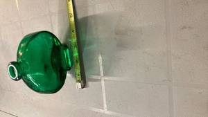 lot 2109 image: Green Glass Decorative Bottle