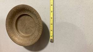 lot 2125 image: Decorative Brass Floral Etched Bowl
