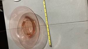 lot 2149 image: Pink Depression Glass Serving bowl