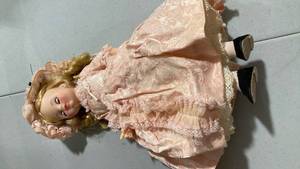 lot 2195 image: Pink Brocade Decorative Doll