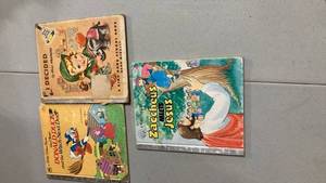 lot 2206 image: Walt Disneys Donald Duck Story Books Collection