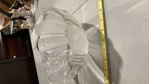 lot 2215 image: Clear Glass Swirl Pattern Serving Bowl