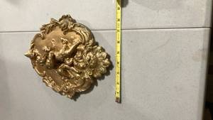 lot 2244 image: Gold Tone Decorative Wall Bracket