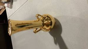 lot 2301 image: Gold Tone Academy Award Style vase