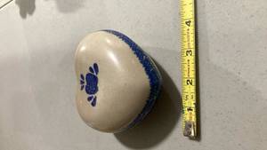 lot 2329 image: Blue and White Ceramic Heart Trinket Box