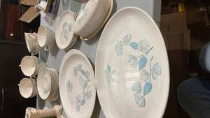 lot 2372 image: Blue Pine Cone Pattern Dinnerware Set