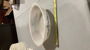 lot 2378 image: Blue Flora oven wear baking dish