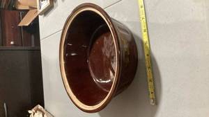 lot 2414 image: Brown Pottery Bowl with Sunburst Pattern