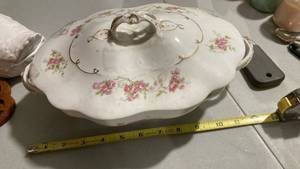 lot 2438 image: Austrian MZ Porcelain saving dish with lid, Pink Roses