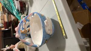 lot 2474 image: Decorative Baby Bunny Ceramic basket