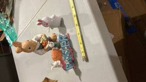 lot 2480 image: Easter Bunny Decorative Sign and extras