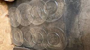 lot 2494 image: Clear Glass Dinner Plates Set