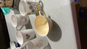 lot 2504 image: Grosvenor Bone China miscellaneous cups