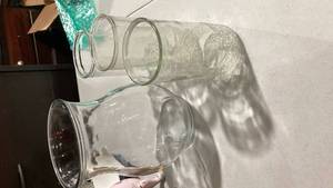 lot 2510 image: Miscellaneous glasses and vase