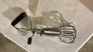 lot 2512 image: Manual Rotary Egg Beater with Black Handles