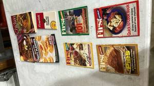 lot 2552 image: Pillsbury Recipe Card Collection 1980s-90s
