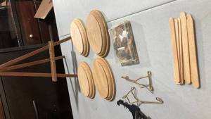 lot 2561 image: Wood and Wire Display Mounts Set
