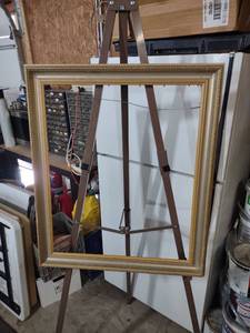 lot 3929 image: Decorative Wall Gold Trim Frame 24x28 frame