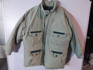 lot 67314 image: APPEARS NEW - London Fog Green Winter Jacket (Size XL)