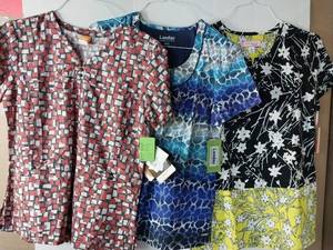 lot 66533 image: APPEARS NEW - 1 Landau, 1 Koi, 1 Elan Medical Scrub Tops (Size Medium) Lot of 3
