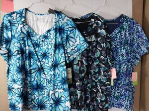 lot 66543 image: APPEARS NEW - Landau Medical Scrub Tops (Size 2XL) Lot of 3