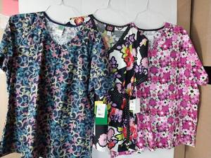 lot 66546 image: APPEARS NEW - Mixed Floral Print Womens Scrub Tops (Size XL) Lot of 3