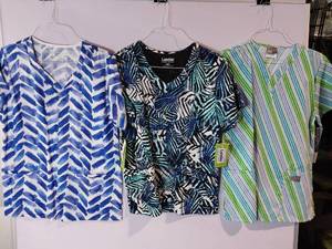 lot 66640 image: APPEARS NEW - Landau & BIO Medical Scrub Tops Collection (Size Medium) 3 Pack