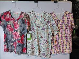 lot 66697 image: APPEARS NEW - Peaches & BIO Floral and Geometric Print Scrub Tops Set (Size Medium) 3 Pack