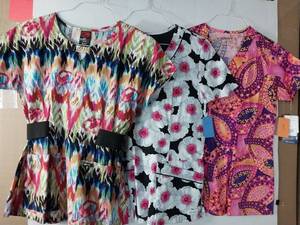 APPEARS NEW - Colorful Medical Scrub Top Collection (Size Small)