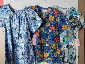 lot 66750 image: APPEARS NEW - KOI & Peaches Womens Scrub Tops (Size Small) Lot of 3