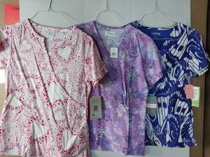 lot 66752 image: APPEARS NEW - Medical Scrub Top Bundle - Patterned Tops (Size Small) Lot of 3